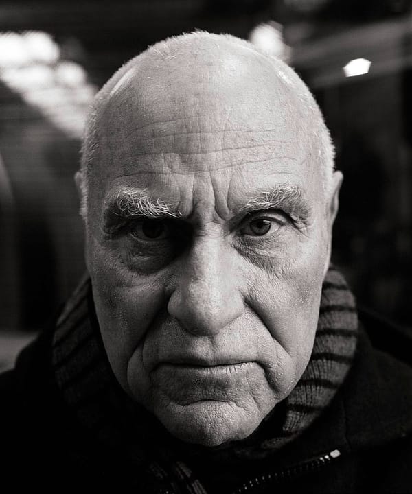A black-and-white photograph of the artist Richard Serra at the age of 66.